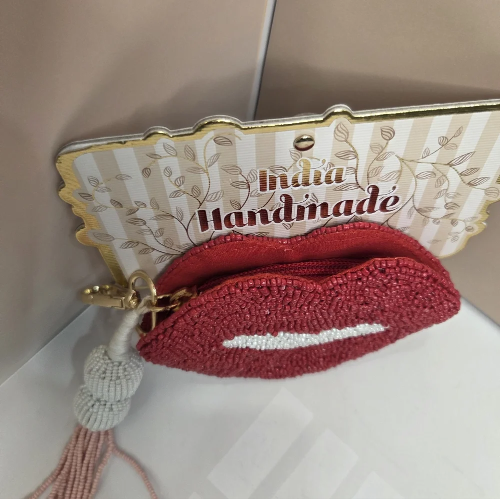 ❤️▪️Made In India ▪️Handmade Beaded Lip-Shaped Beaded Coin Pouch Red/ White